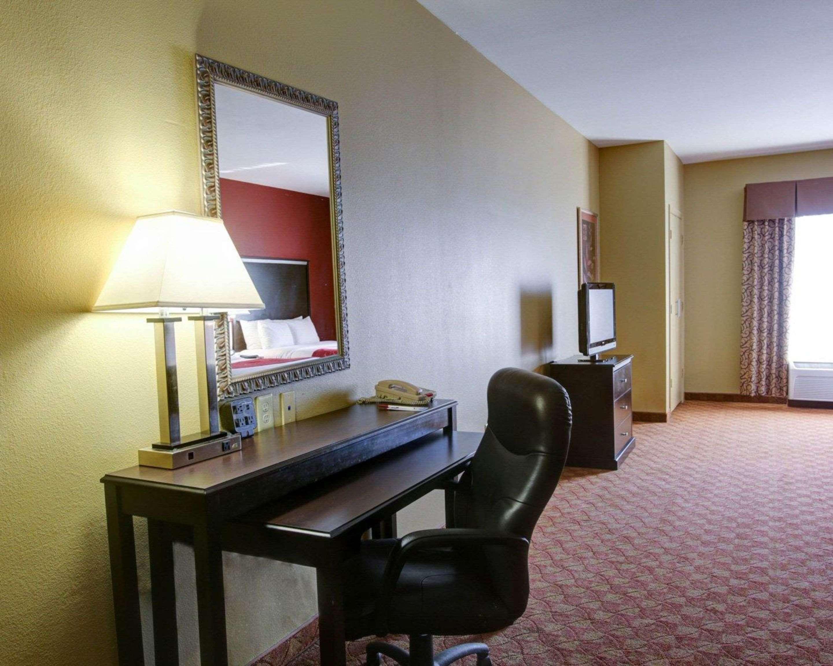 Comfort Suites Old Town Spring Extérieur photo
